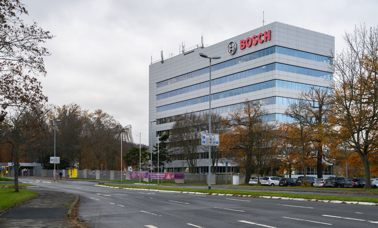 Rund 1.100 Menschen arbeiten bei Bosch in Hildesheim – mehr als die Hälfte von ihnen soll in den kommenden Jahren wegfallen. (Archivbild)