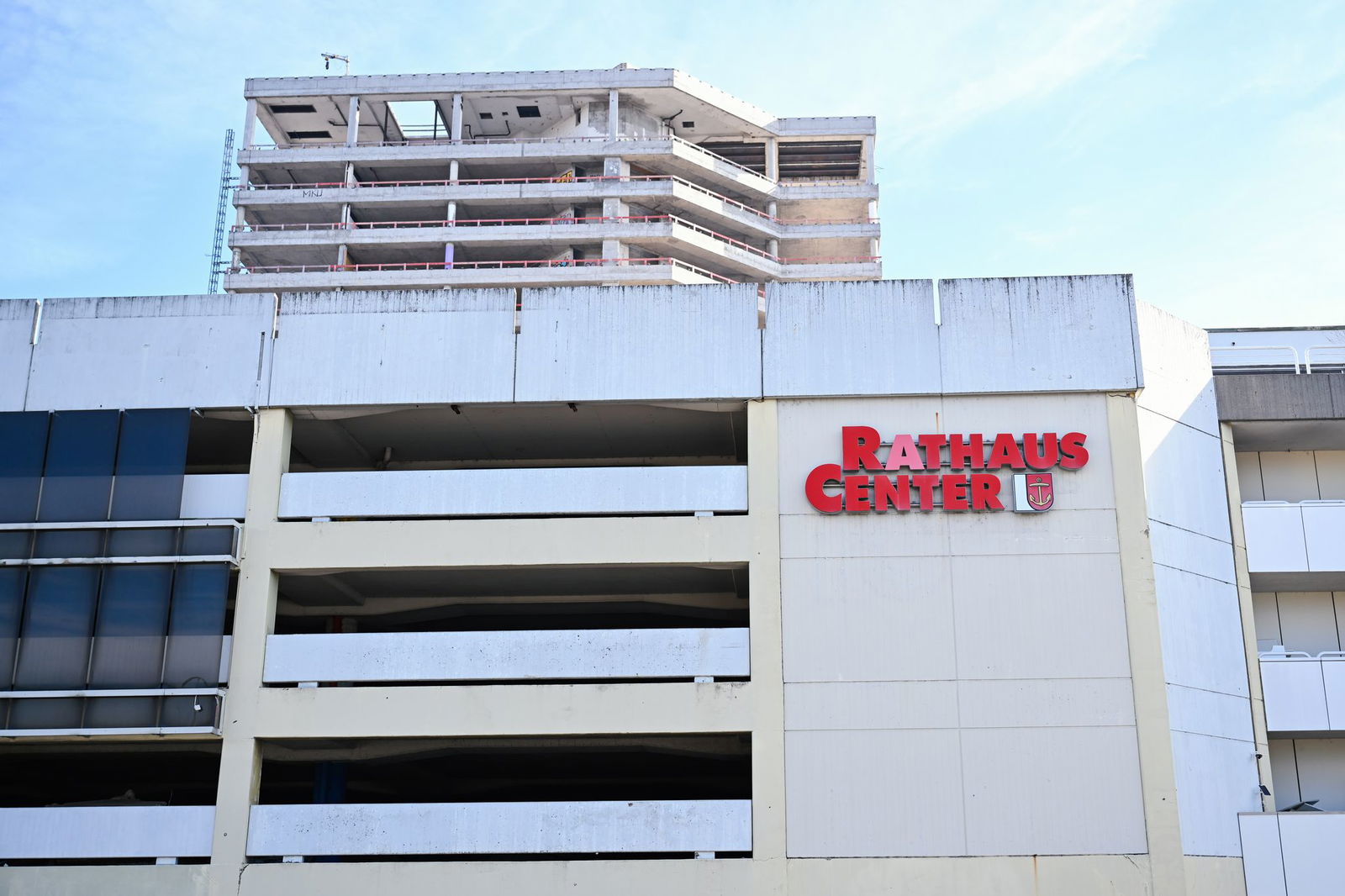 Das Rathaus-Center war jahrzehntelang ein markanter Bestandteil der Ludwigshafener Innenstadt. (Archivbild)