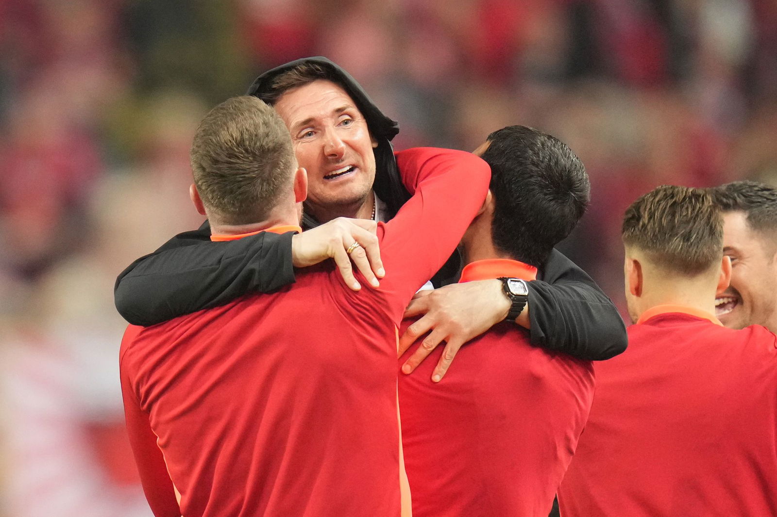 Schöne Betzenberg-Erinnerungen: Im April siegte Miroslav Klose (M) mit dem 1. FC Nürnberg in Kaiserslautern. (Archivbild)