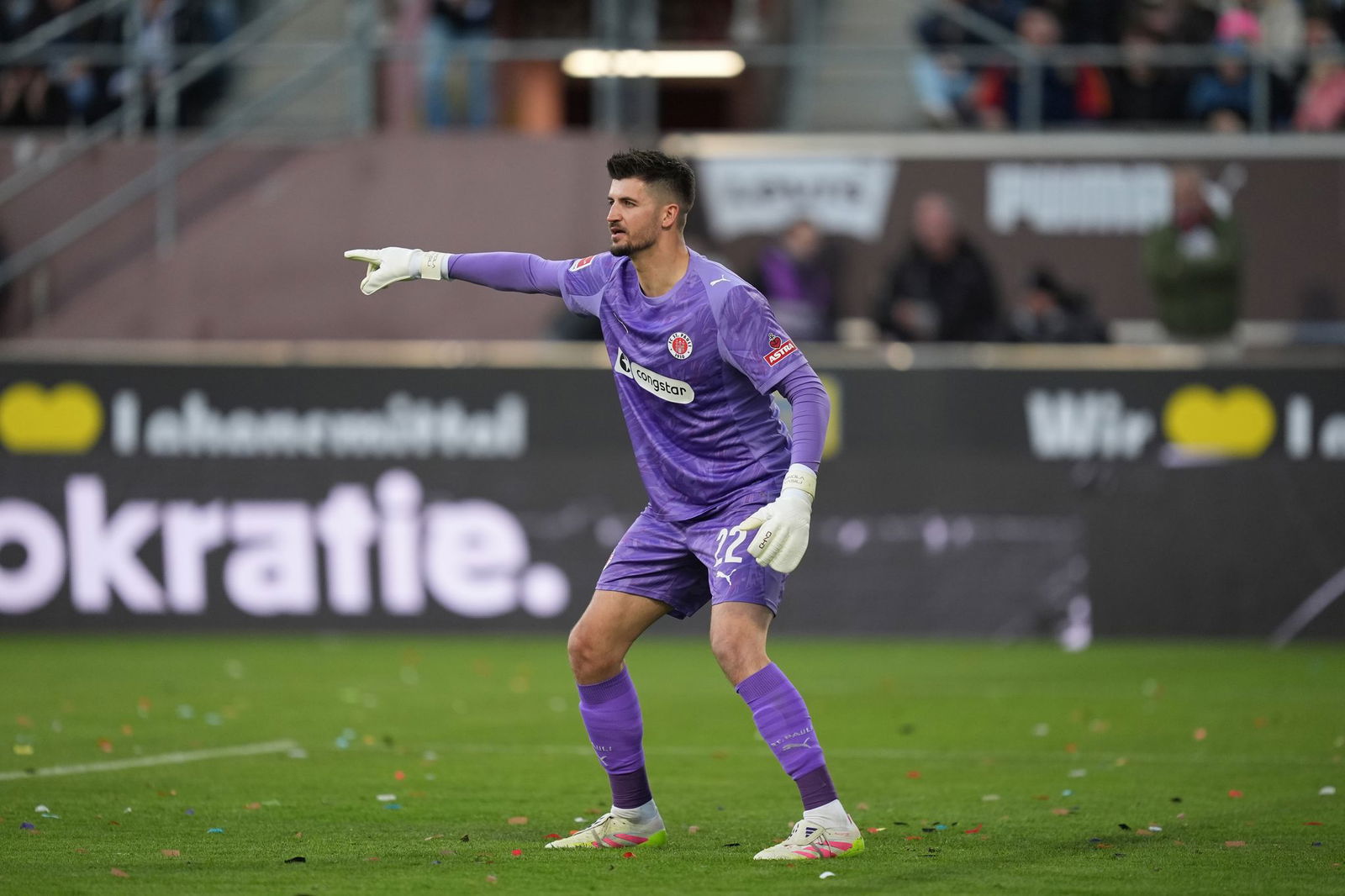 Nikola Vasilj erhält im DFB-Pokal eine Pause.