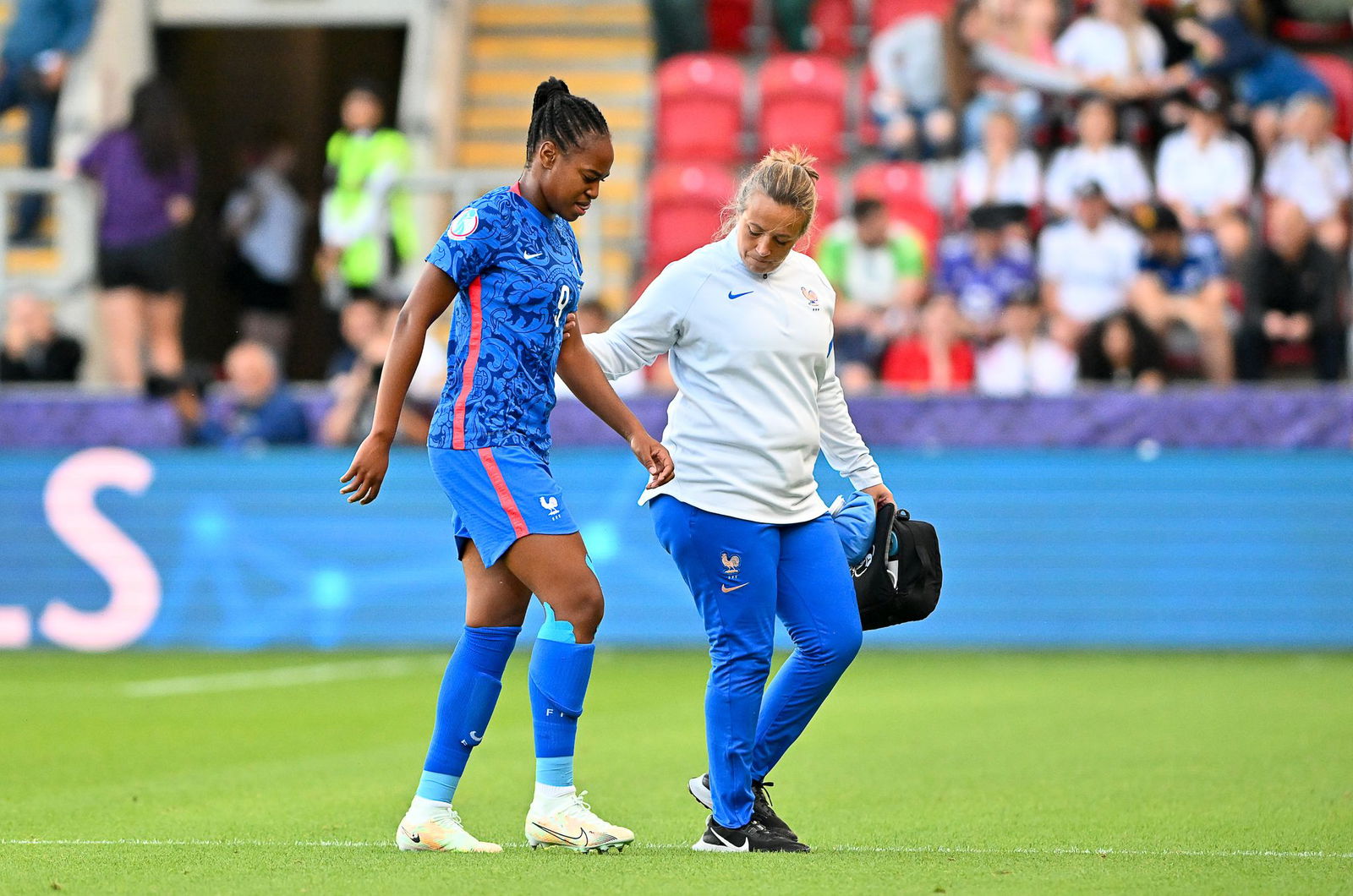 EM-Aus wegen Kreuzbandriss: Frankreichs Marie-Antoinette Katoto 