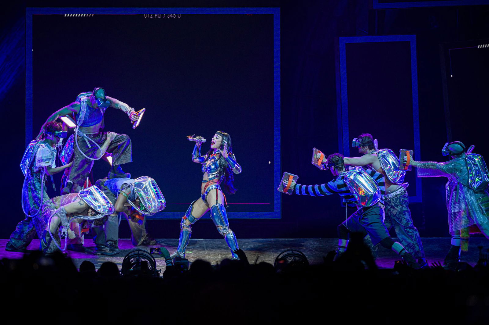 Die Welttournee «The Lifetimes Tour» begleitet Perrys aktuelles und siebtes Studioalbum «143», das schon im September 2024 erschien. 