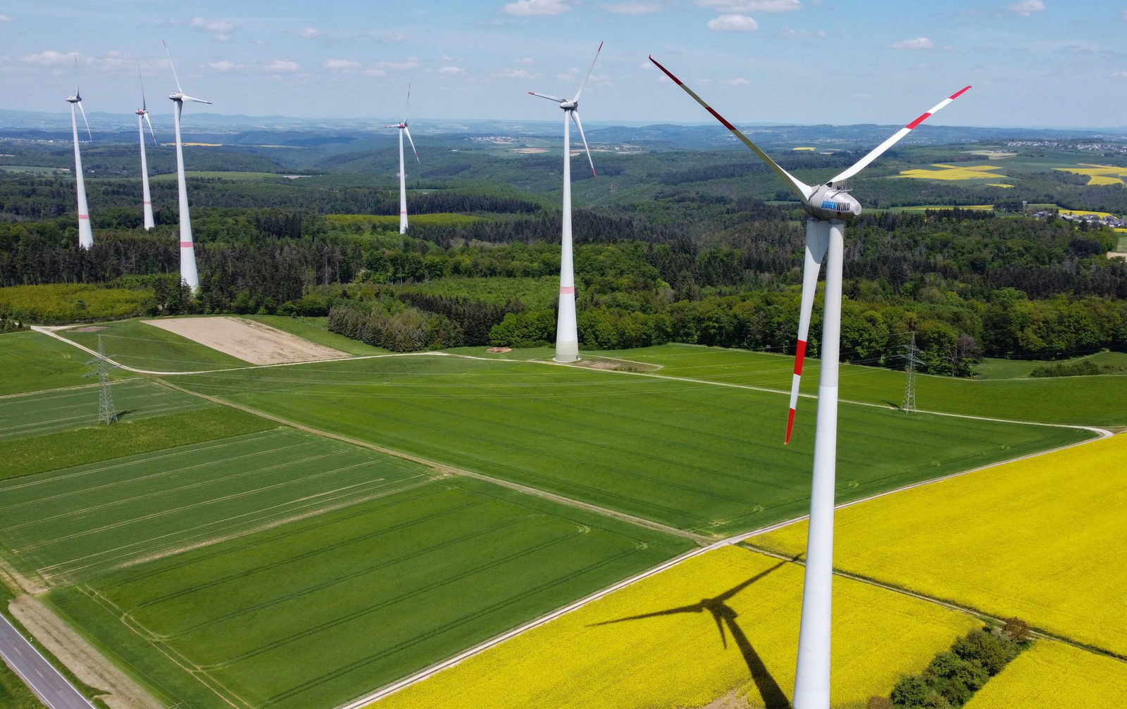 2024 sind mehr Windenergieanlagen in Rheinland-Pfalz genehmigt worden. (Archivbild)
