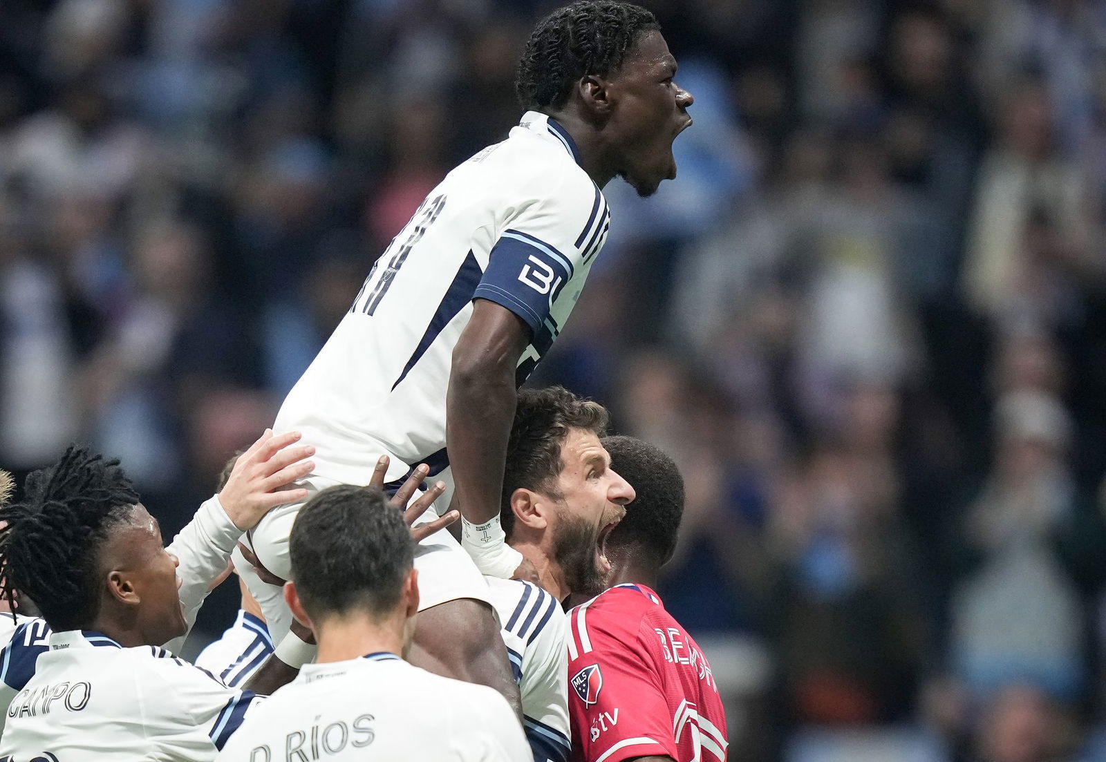 Das 2:0 erzielte Thomas Müller (rechts) per Elfmeter.