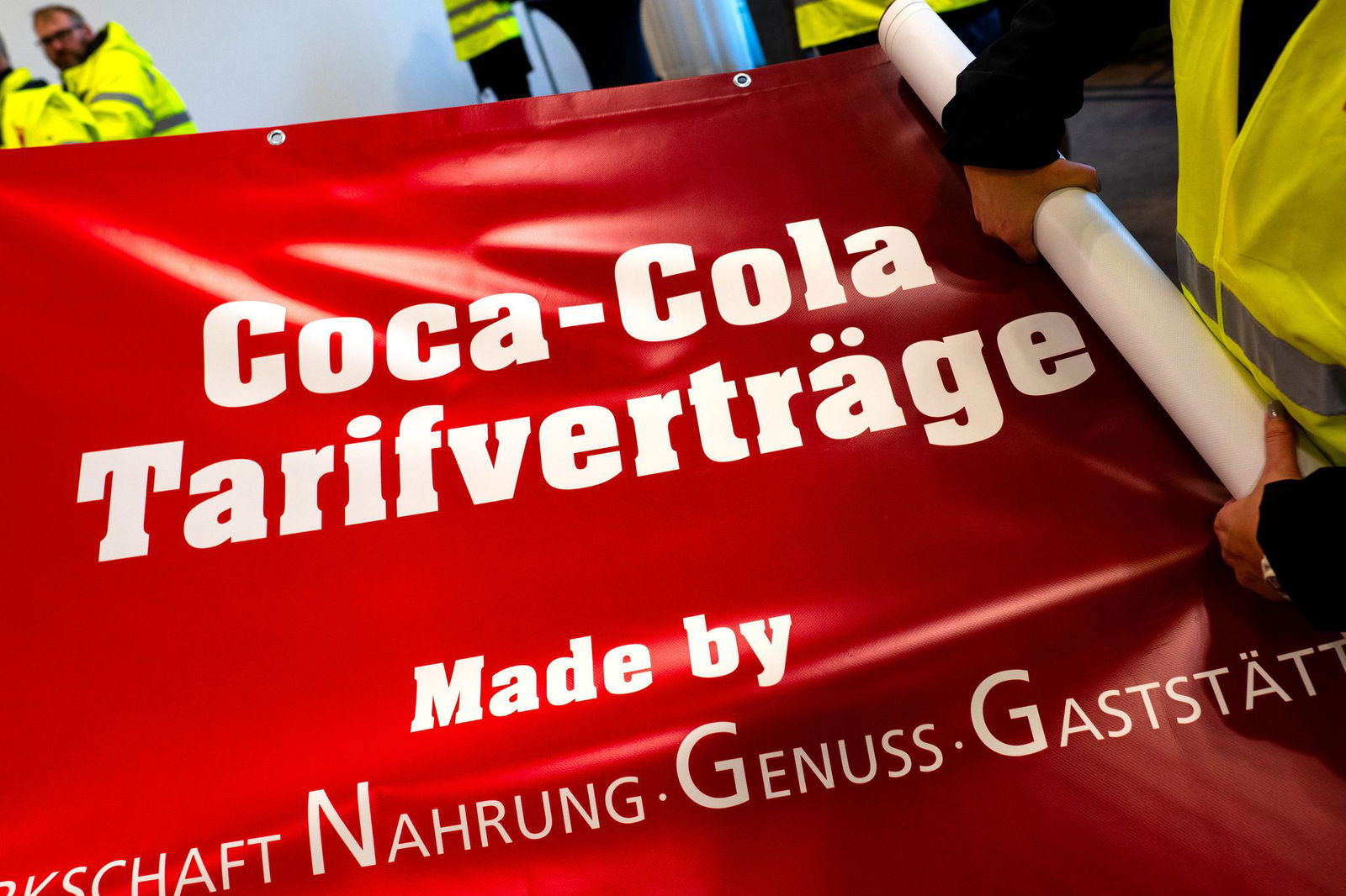 Weil es in der Tarifrunde mit dem Getränkekonzern hakt, rief die NGG schon in Norddeutschland zum Ausstand auf. Jetzt haben auch Mitarbeitende in Bad Neuenahr-Ahrweiler ihre Arbeit niedergelegt. (Archivbild)