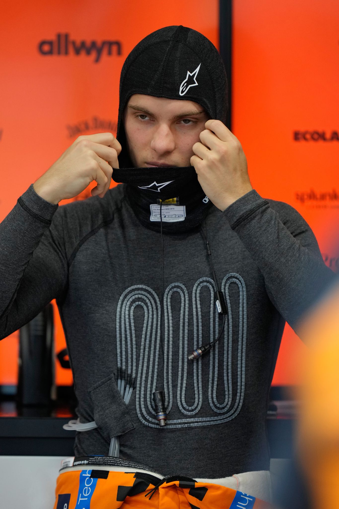 Oscar Piastri schwächelt, wirkt nervös. 