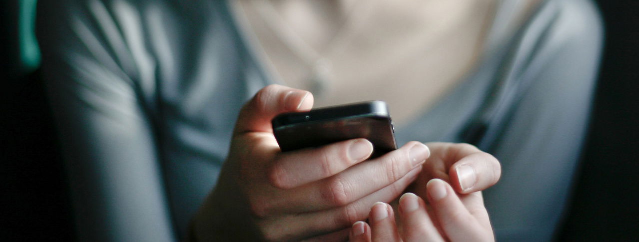 Handy in der Hand