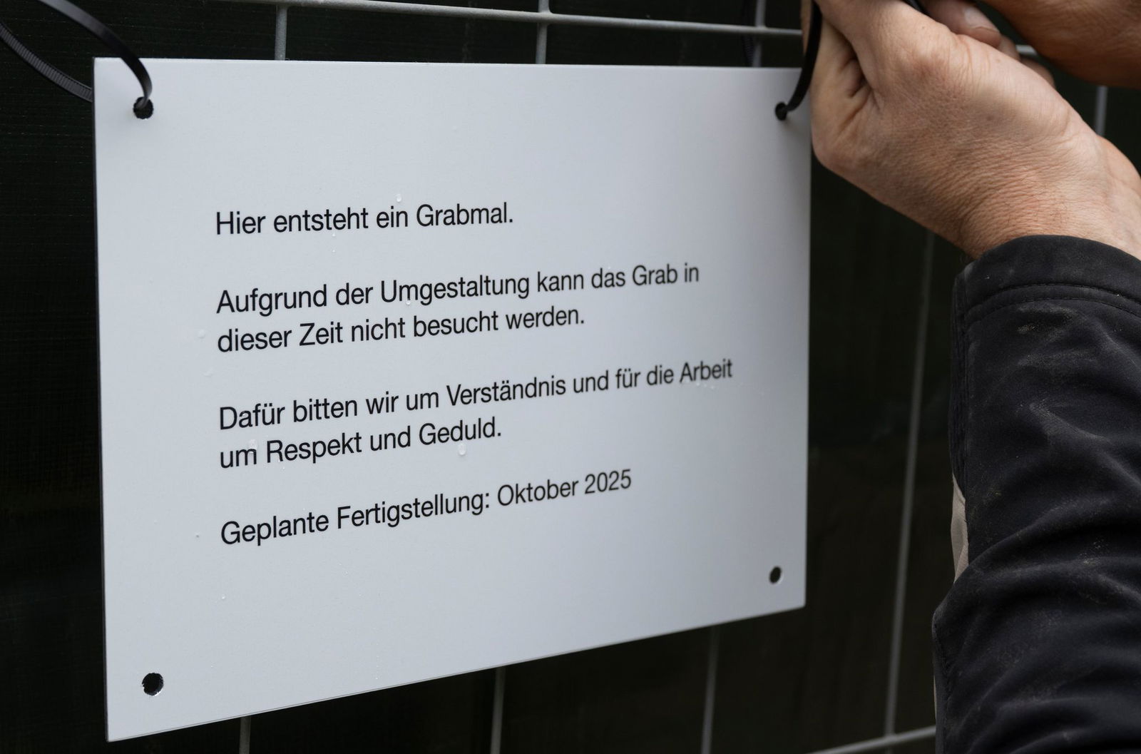 Das Grab von Helmut Kohl in Speyer wird derzeit umgestaltet. (Archivbild)