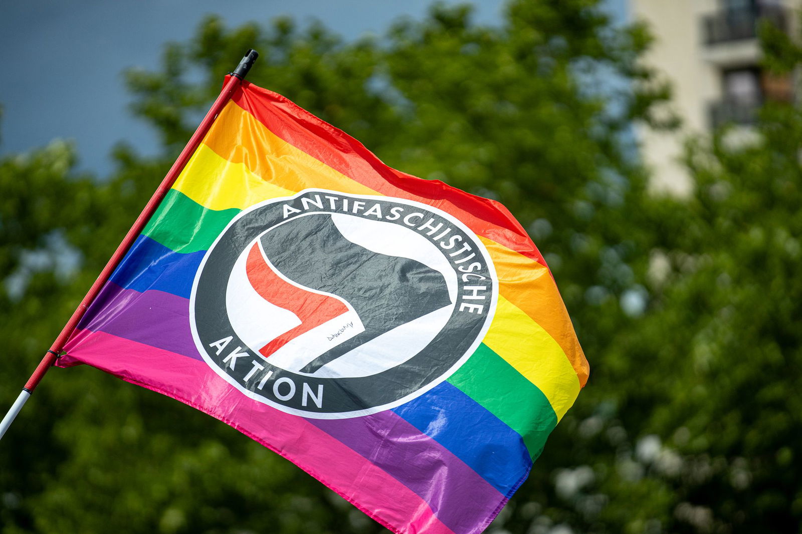 Die Teilnehmer hätten zunehmend gegen das Vermummungsverbot verstoßen, so die Polizei (Symbolbild).