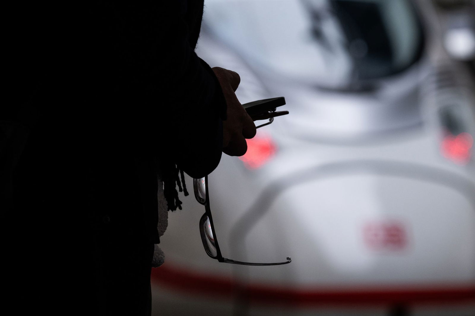 Auch der Führer des Zuges wurde leicht verletzt. (Symbolbild)