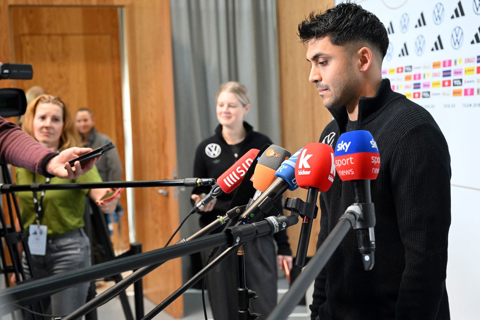 Gefragter Gesprächspartner: der Mainzer Nadiem Amiri 