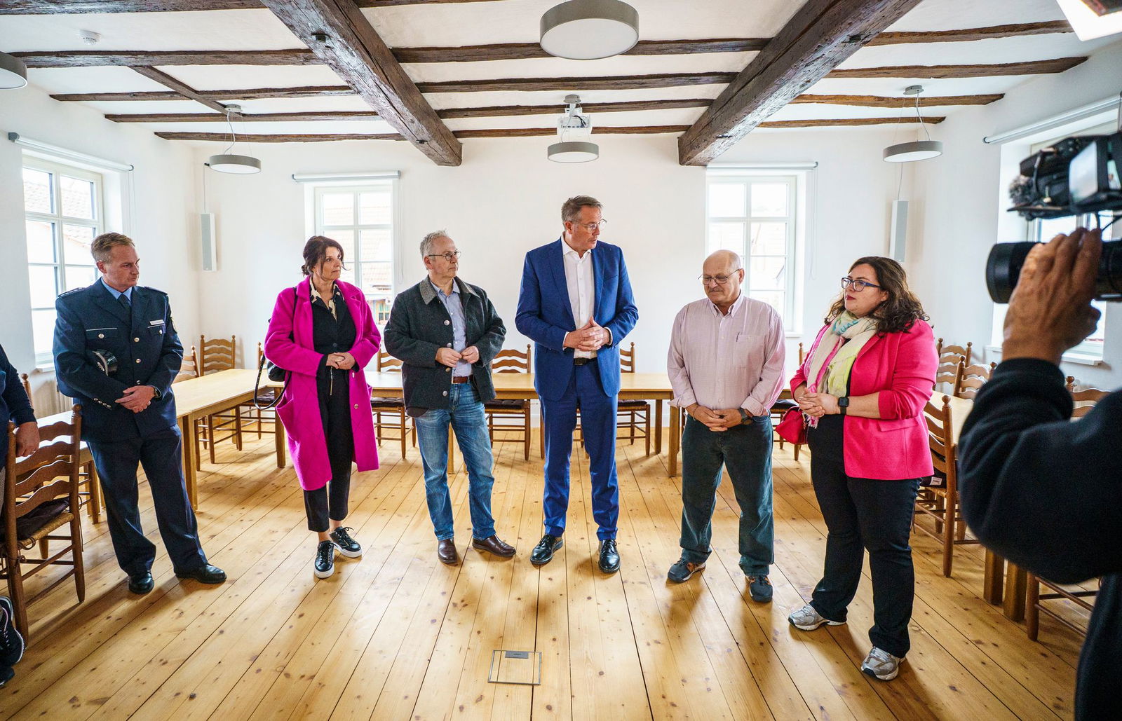 Ministerpräsident Alexander Schweitzer (SPD) schaltet sich nach den Vorkommnissen in Gauersheim ein. (Archivbild)