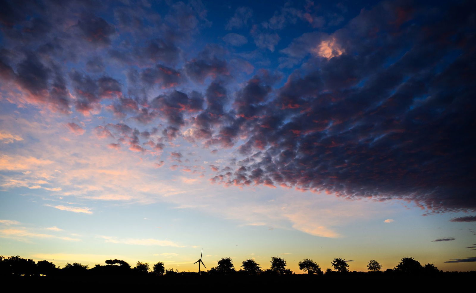 Die Sonne zeigt sich in den nächsten Tagen wieder vermehrt in Rheinland-Pfalz und dem Saarland. (Symbolbild)