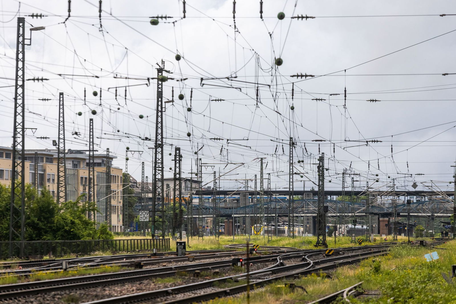 Die Straßenbahnlinie 4 wird mit Bussen ersetzt. (Symbolbild)