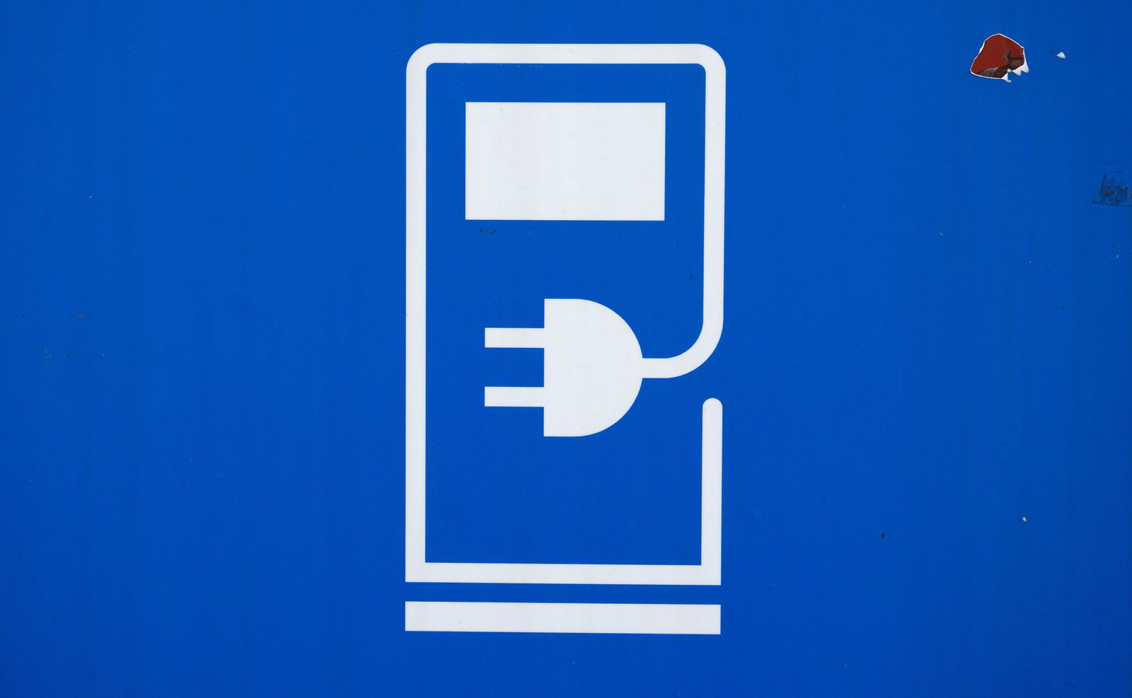 Daimler Buses will künftig Ladesäulen für E-Busse aufbauen. (Symbolbild)