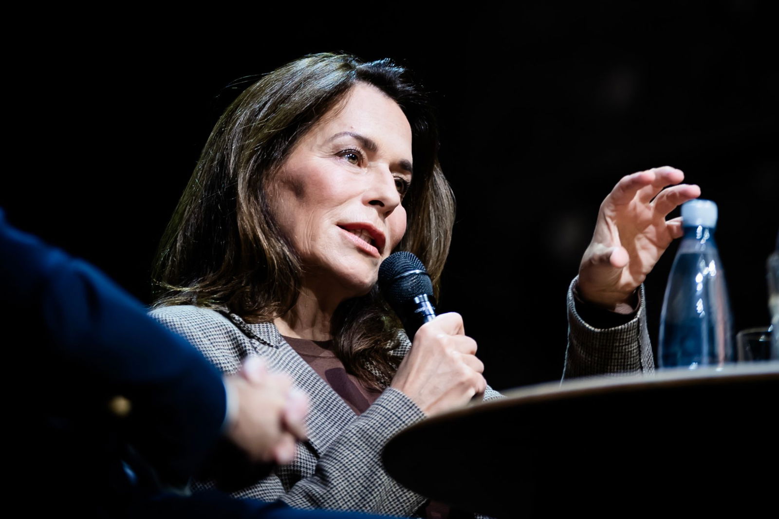 Normalerweise ist sie Gastgeberin, nun war Journalistin Anne Will selbst Gast bei Robert Habecks neuem Gesprächsformat.