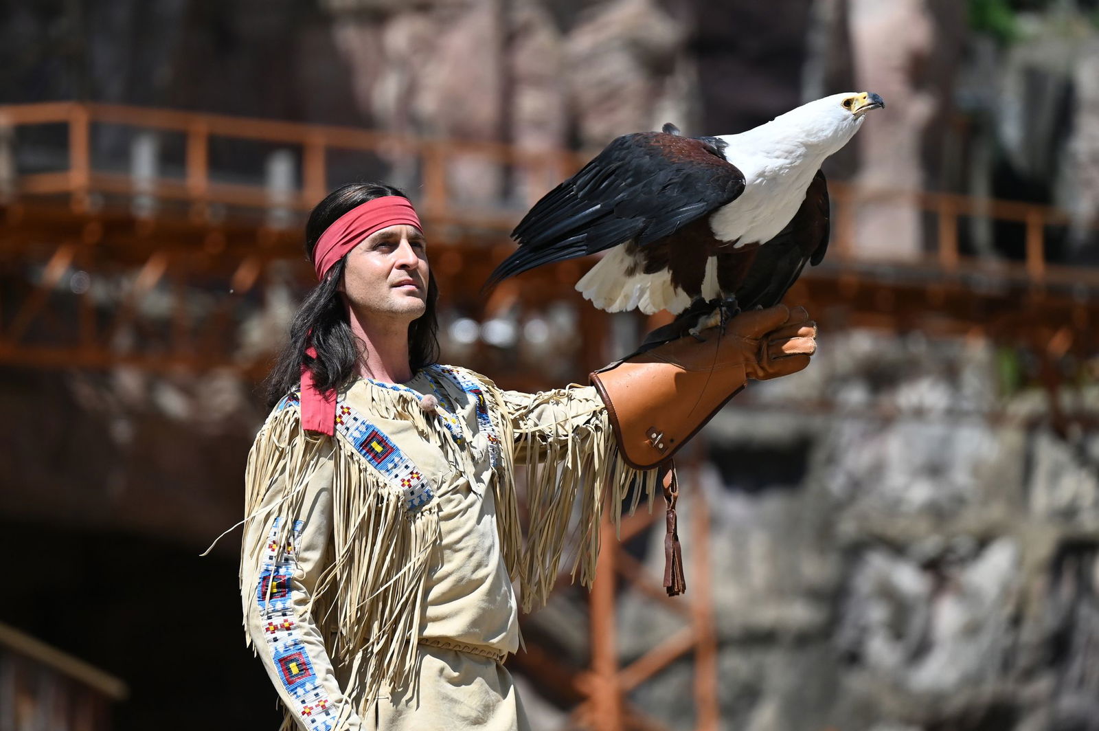In der Saison 2026 wird Alexander Klaws zum sechsten Mal den Apachenhäuptling Winnetou bei den Karl-May-Spielen in Bad Segeberg spielen. (Archivbild)