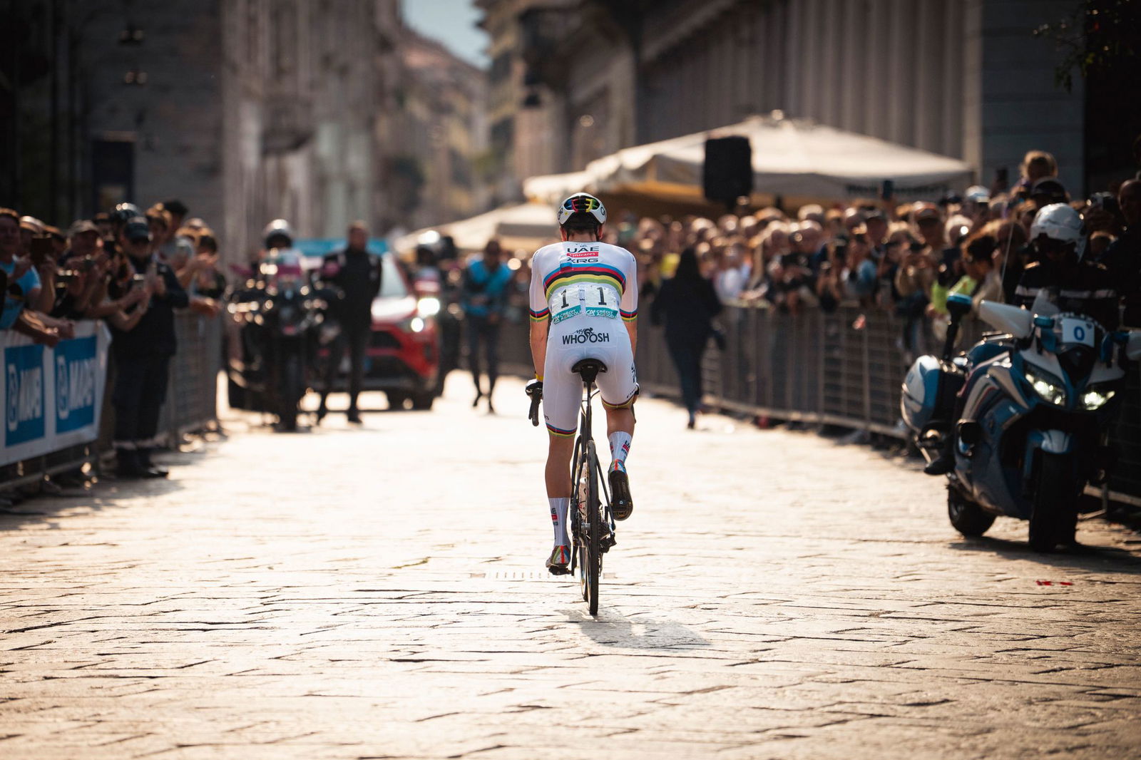 Alle Augen waren auf Weltmeister Tadej Pogacar gerichtet.