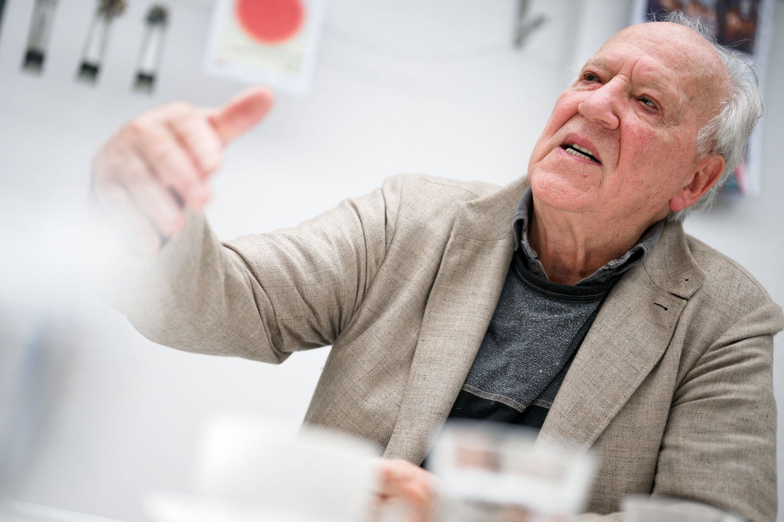 Filmregisseur Werner Herzog (83) hat mit seinem Instagram-Account für Aufsehen gesorgt.