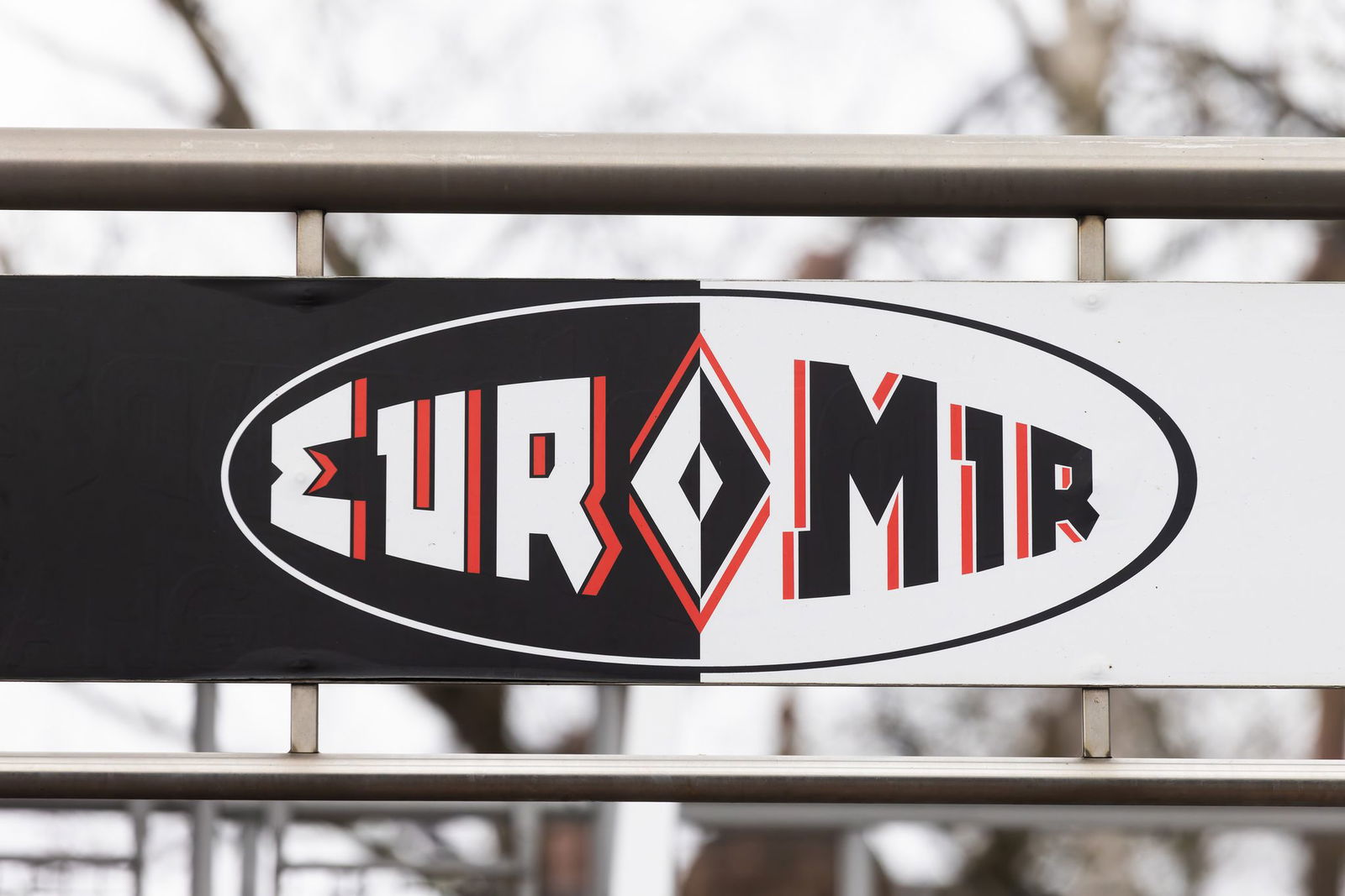 Die Achterbahn Euro-Mir fährt seit 1997 im Europa-Park. 