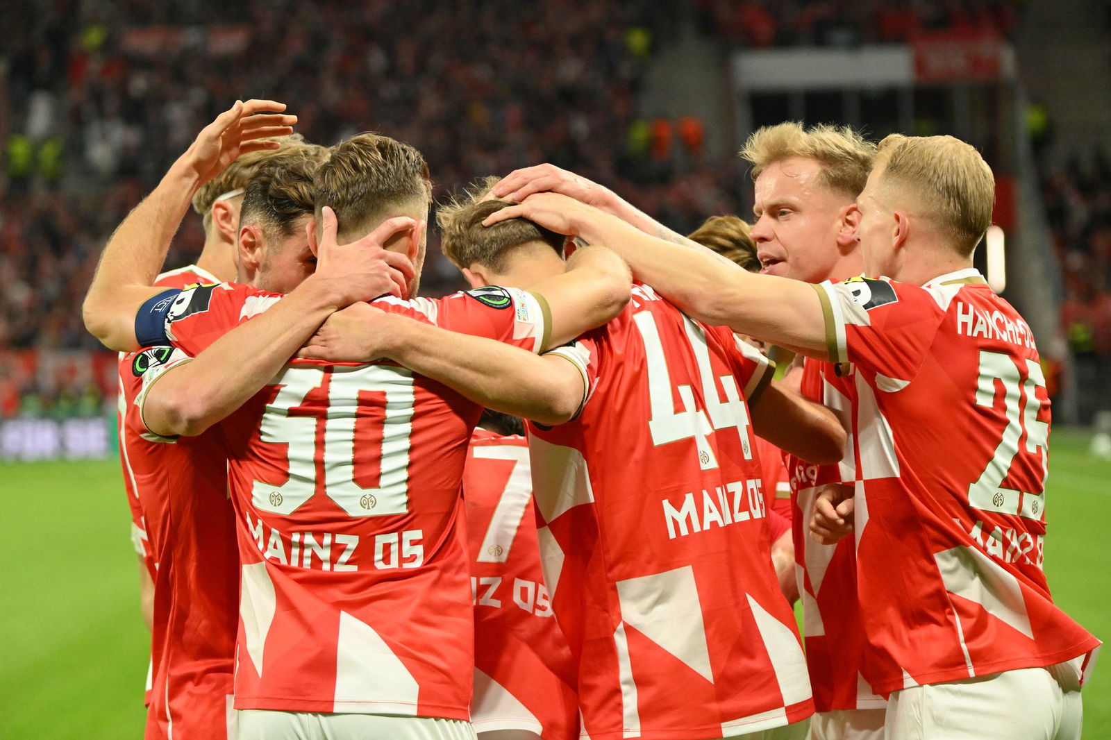 Auch im Bundesligaspiel beim VfB Stuttgart soll möglichst gejubelt werden. 