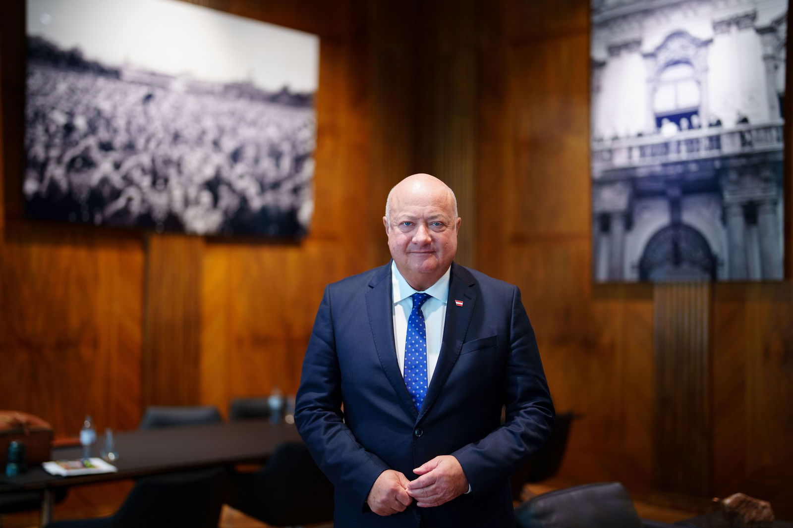 Für Kanzler Christian Stocker sind AfD und FPÖ nur bedingt vergleichbar.