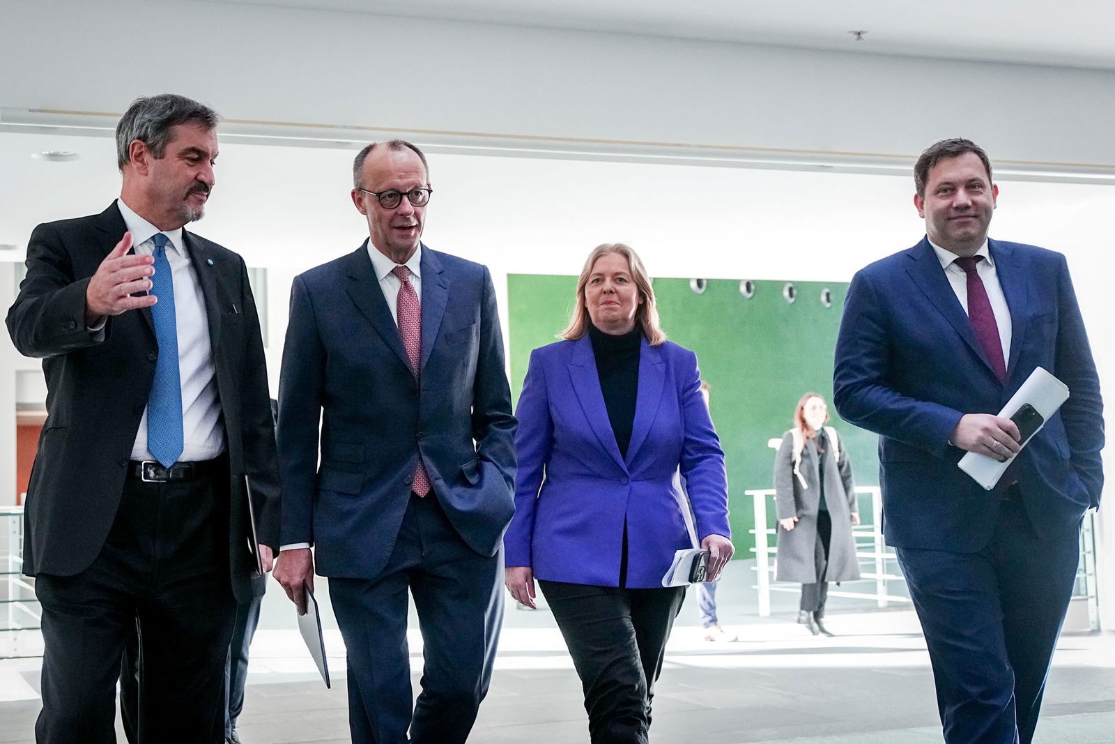 Zufriedene Gesichter nach langer Nachtsitzung: Die Koalition einigt sich bei mehreren Streitthemen.