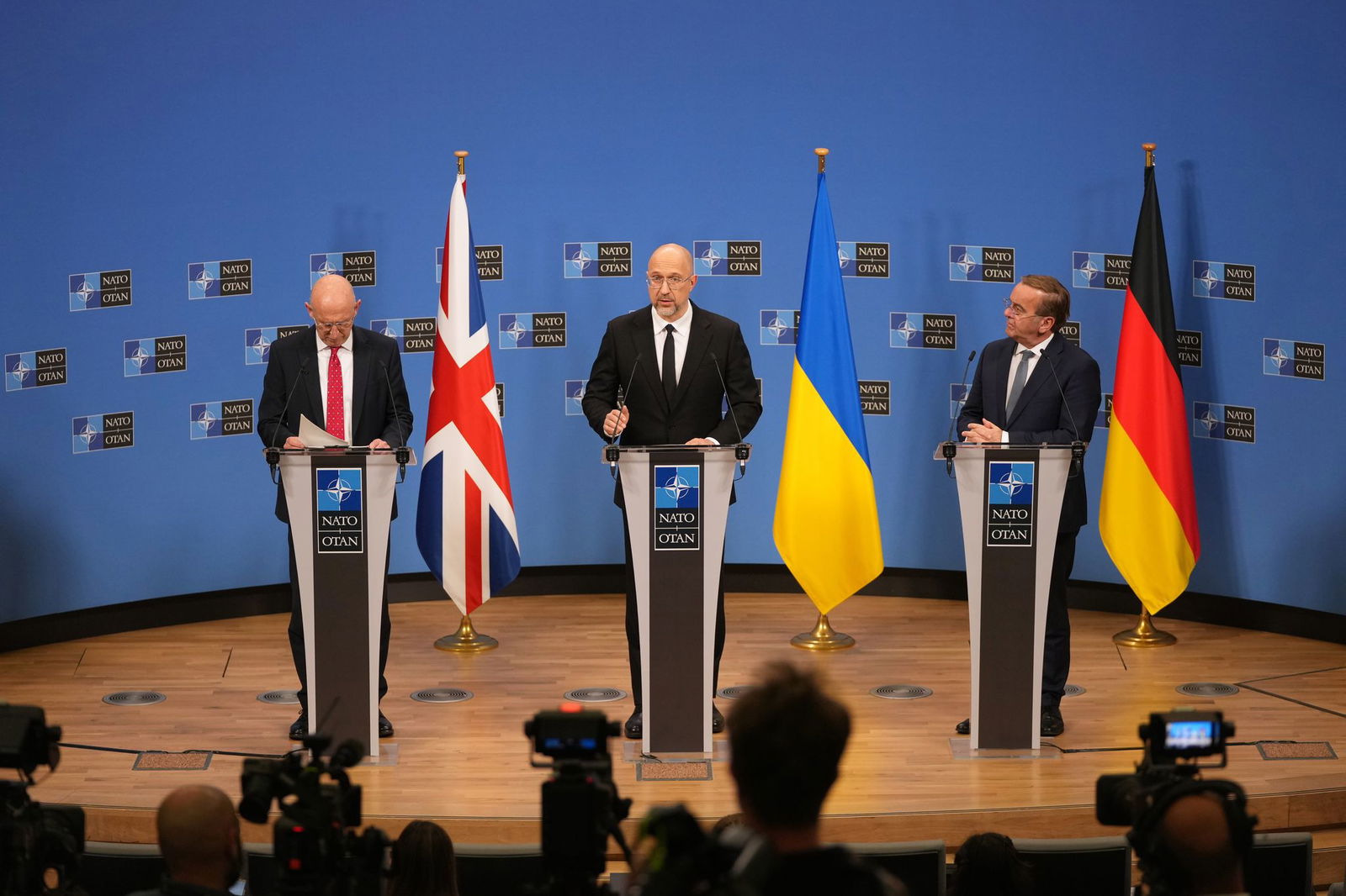 Von den Nato-Verteidigungsministern erhielt die Ukraine einige Hilfszusagen.