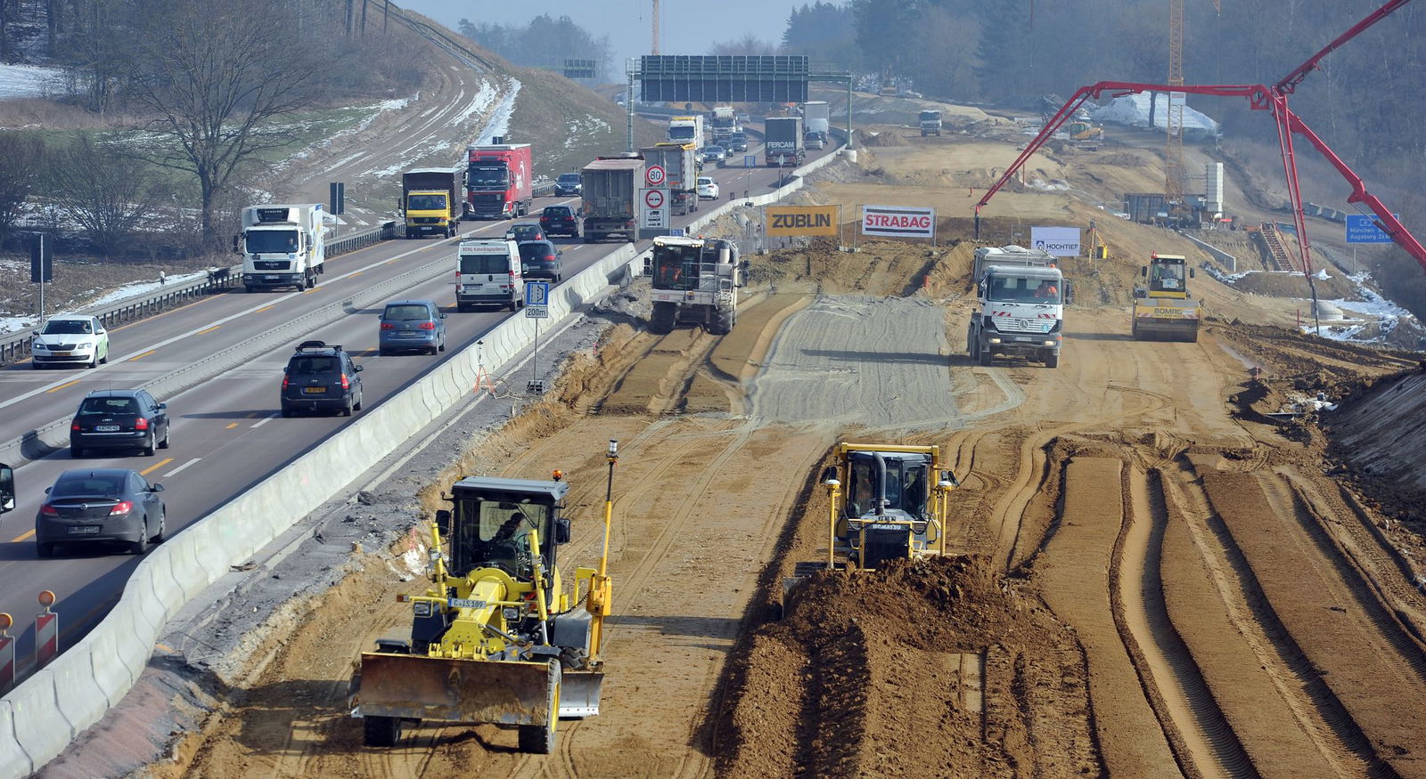 Der sechsstreifige Ausbau der A8 bei Ulm soll bis 2032 umgesetzt werden. (Archivbild)