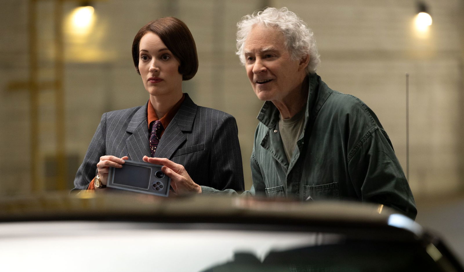 Und auch in den Nebenrollen beste Unterhaltung mit Phoebe Waller Bridge und Kevin Kline als Mitarbeiter einer schicksallenkenden Autovermietung.