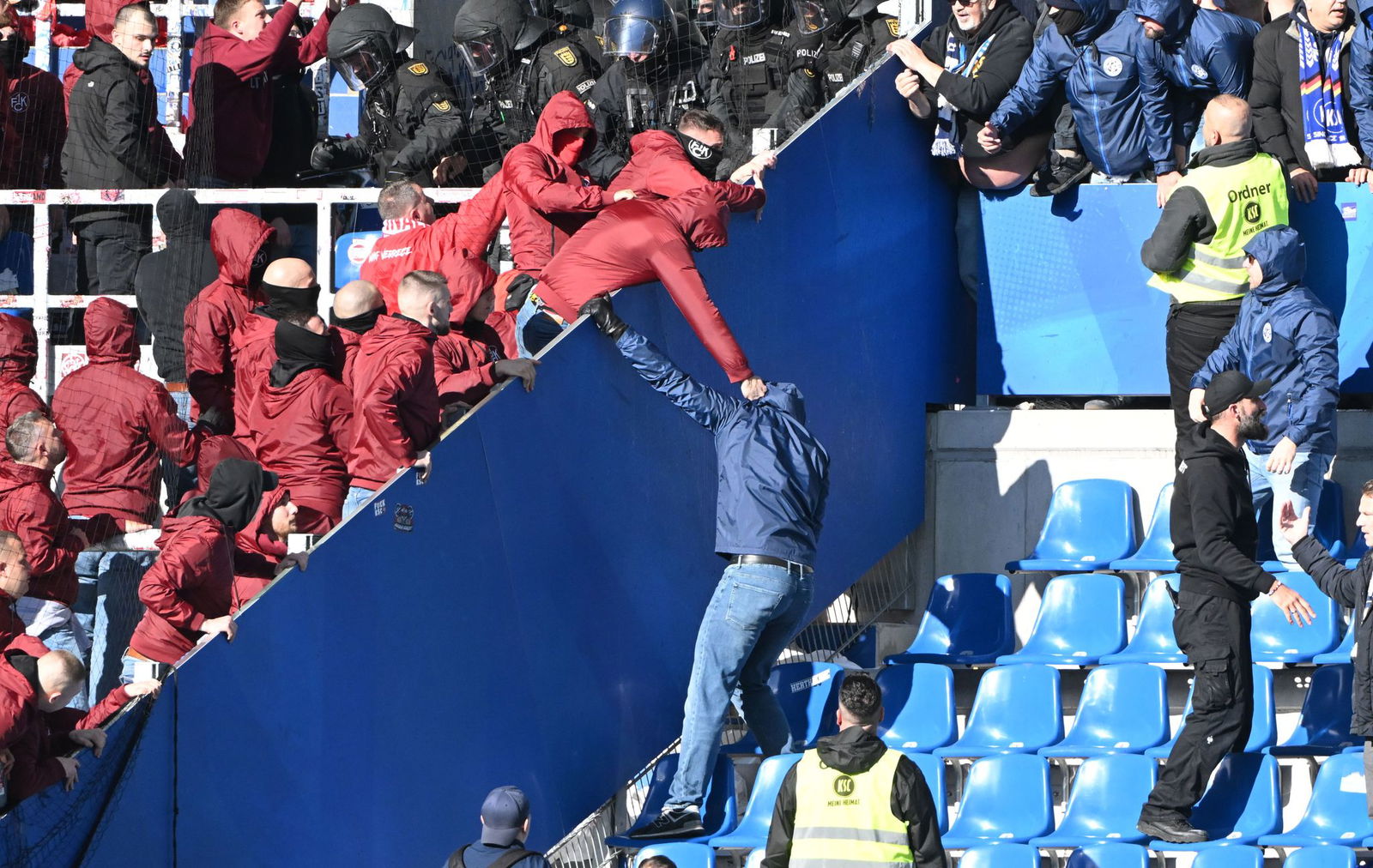 Nach dem Südwest-Derby kam es zwischen den Fans zu Krawallen.