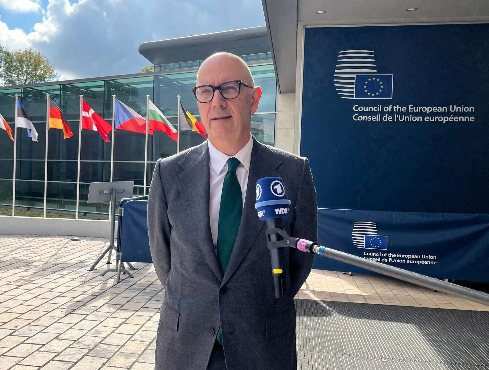 Der erst vor einer Woche ins Amt gekommene Roland Lescure bleibt Wirtschaftsminister (Archivbild).