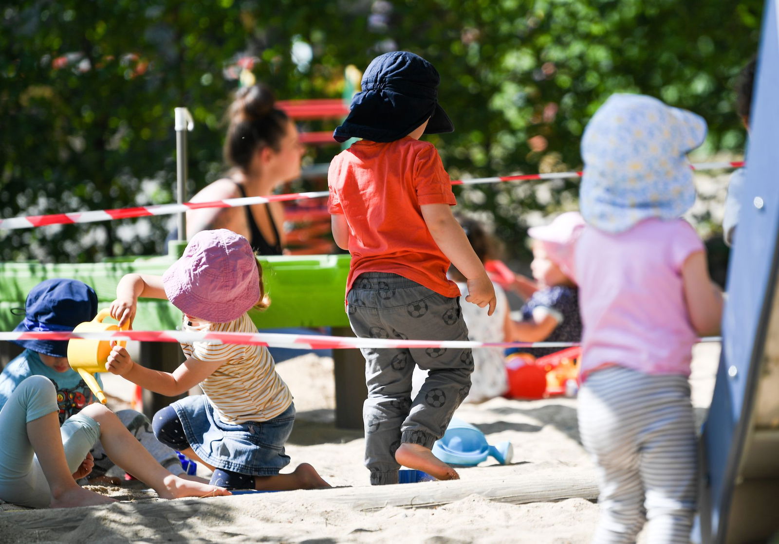 Die Fachkraftquote in Saarlands Kitas ist um 5 Prozentpunkte gesunken. (Symbolbild)