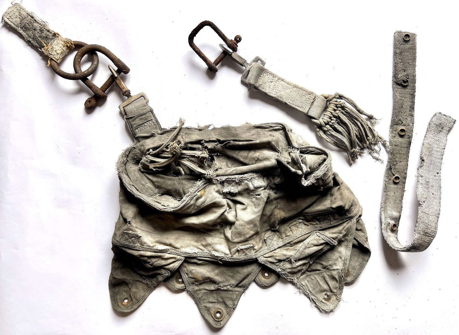 Die Spione ließen wohl Teile ihrer Ausrüstung auf dem Gletscher zurück.