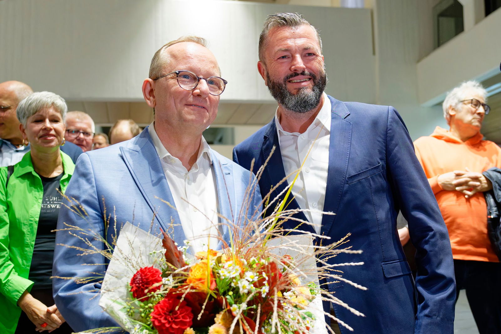 Kandidat Blettner (l) landete laut vorläufigem Wahlergebnis vor seinem Konkurrenten Gotter. 