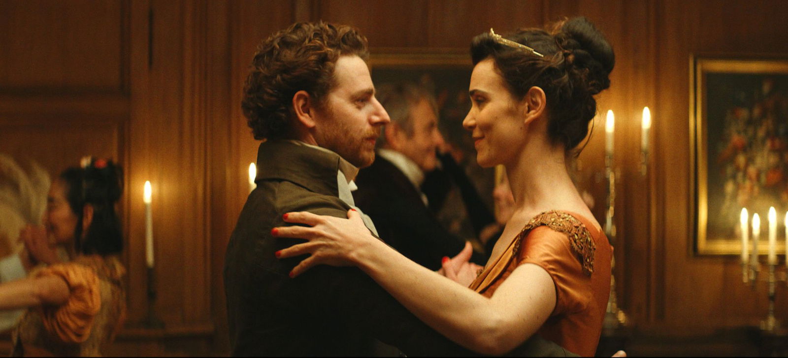 Pablo Pauly (l) als Félix und Camille Rutherford als Agathe in einer Szene des Films «Jane Austen und das Chaos in meinem Leben»