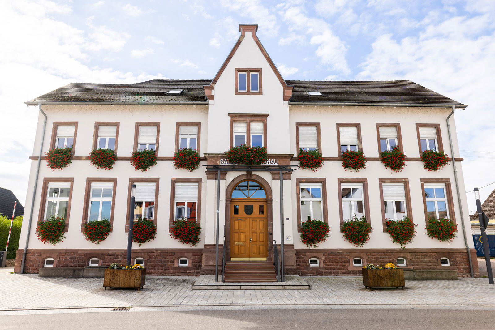 Die Blumenkübel standen in einer Schwanauer Tempo-30-Zone. 
