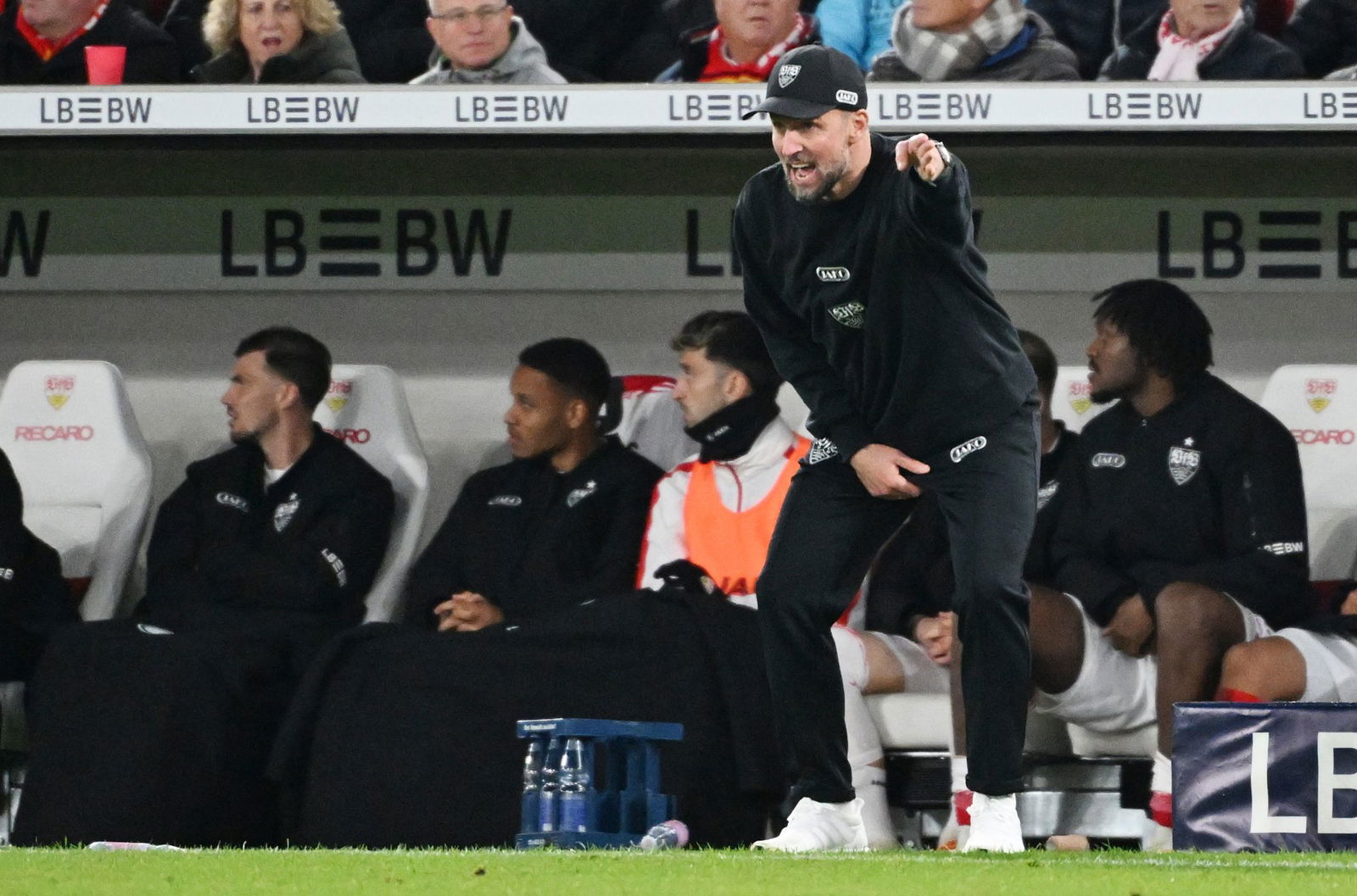 Zufrieden mit seinen Entscheidungen: Coach Sebastian Hoeneß