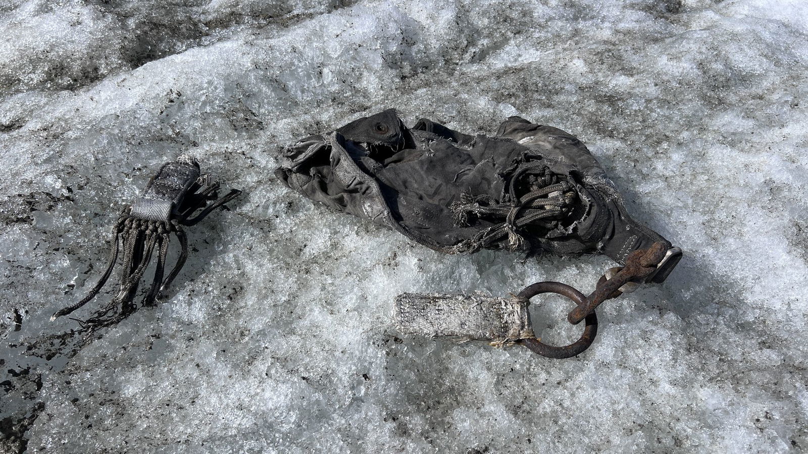 Die Geheimdienstoperation begann in einer Winternacht gegen Kriegsende.