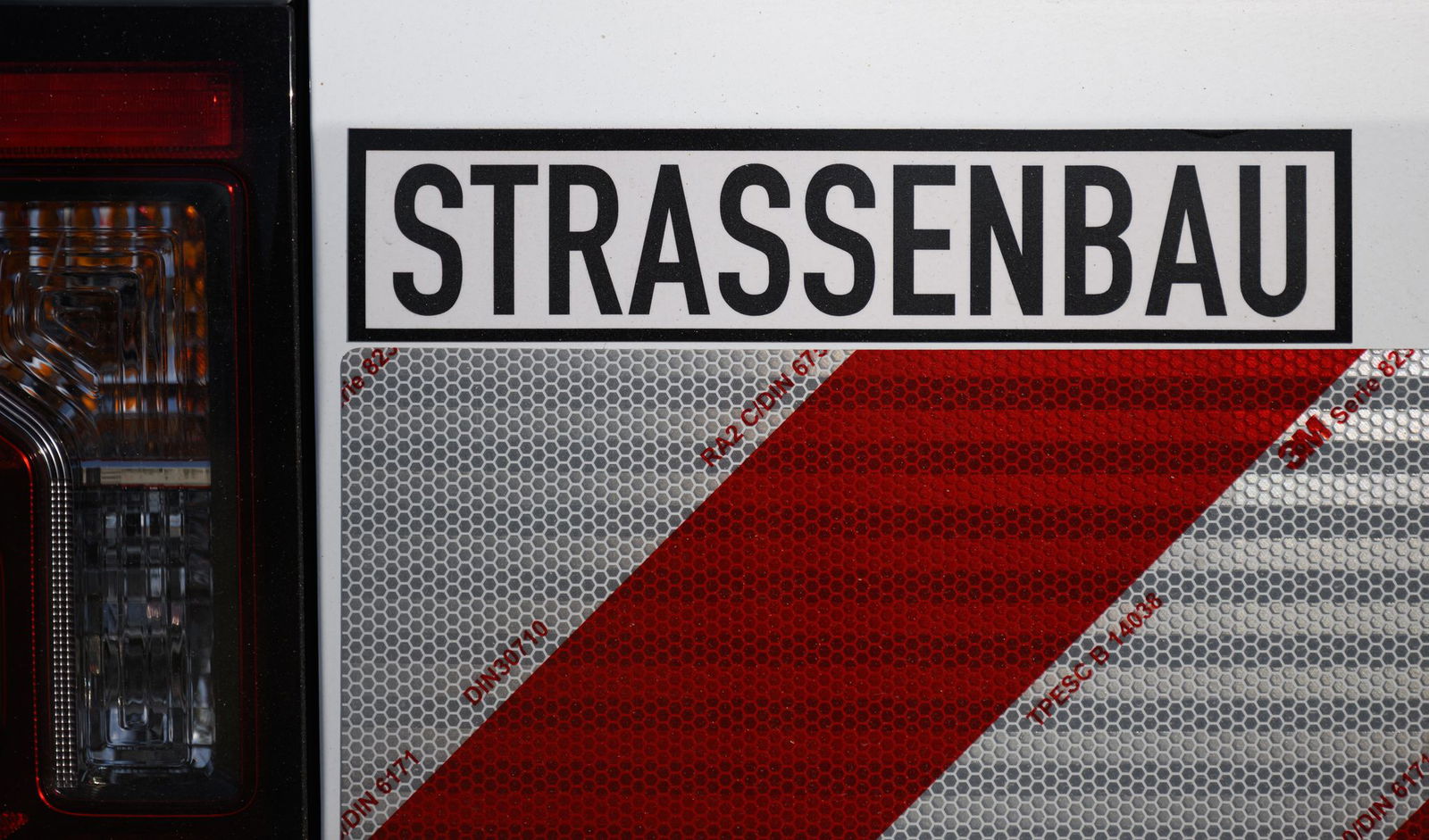 Die umstrittenen Ausbaubeiträge sind ein ewiges Thema im Landtag. (Archivfoto)