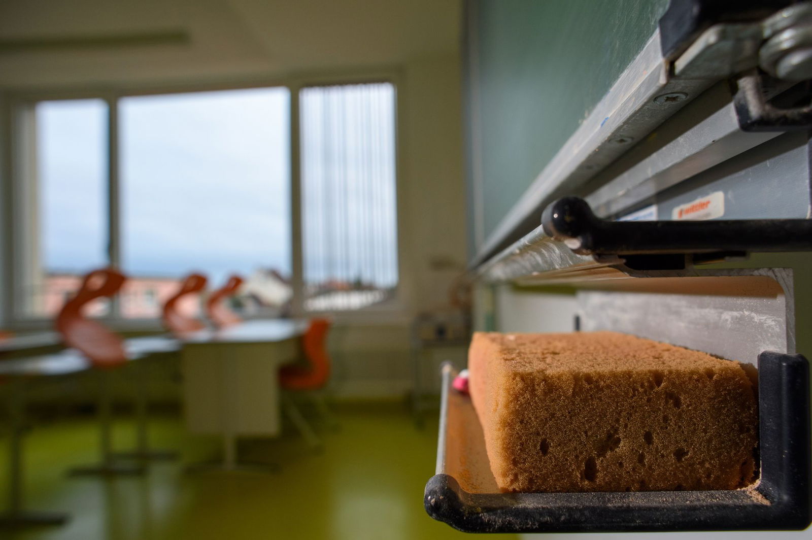 Elternvertreter finden, dass Schüler sich bereits sehr engagiert um die Sauberkeit an Schulen kümmern. (Symbolbild)