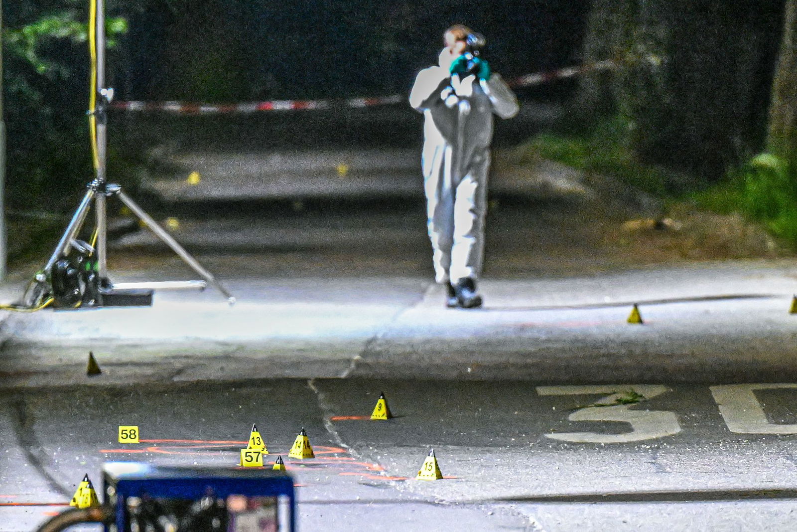 Bereits kurz nach den Schüssen in Göppingen laufen die Ermittlungen auf Hochtouren. Nun wurde ein Mann angeklagt. (Archivbild)
