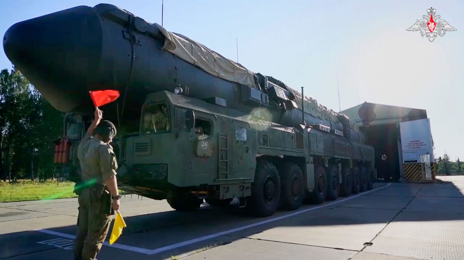 Ein russischer Raketenwerfer des Typs Jars bei einer Übung. (Archivbild)