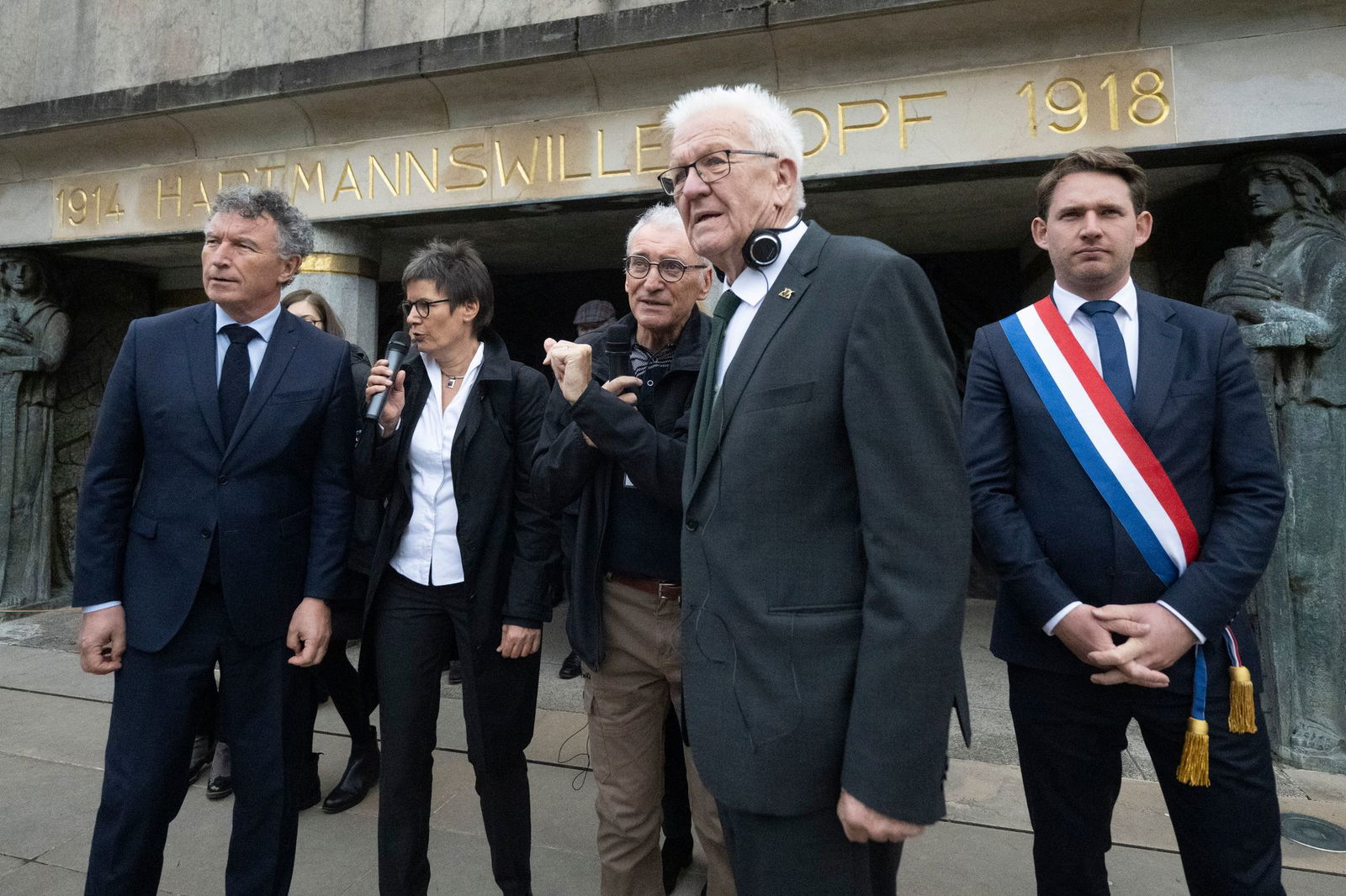 Er sei tief bewegt, sagte Kretschmann beim Besuch der Gedenkstätte. 
