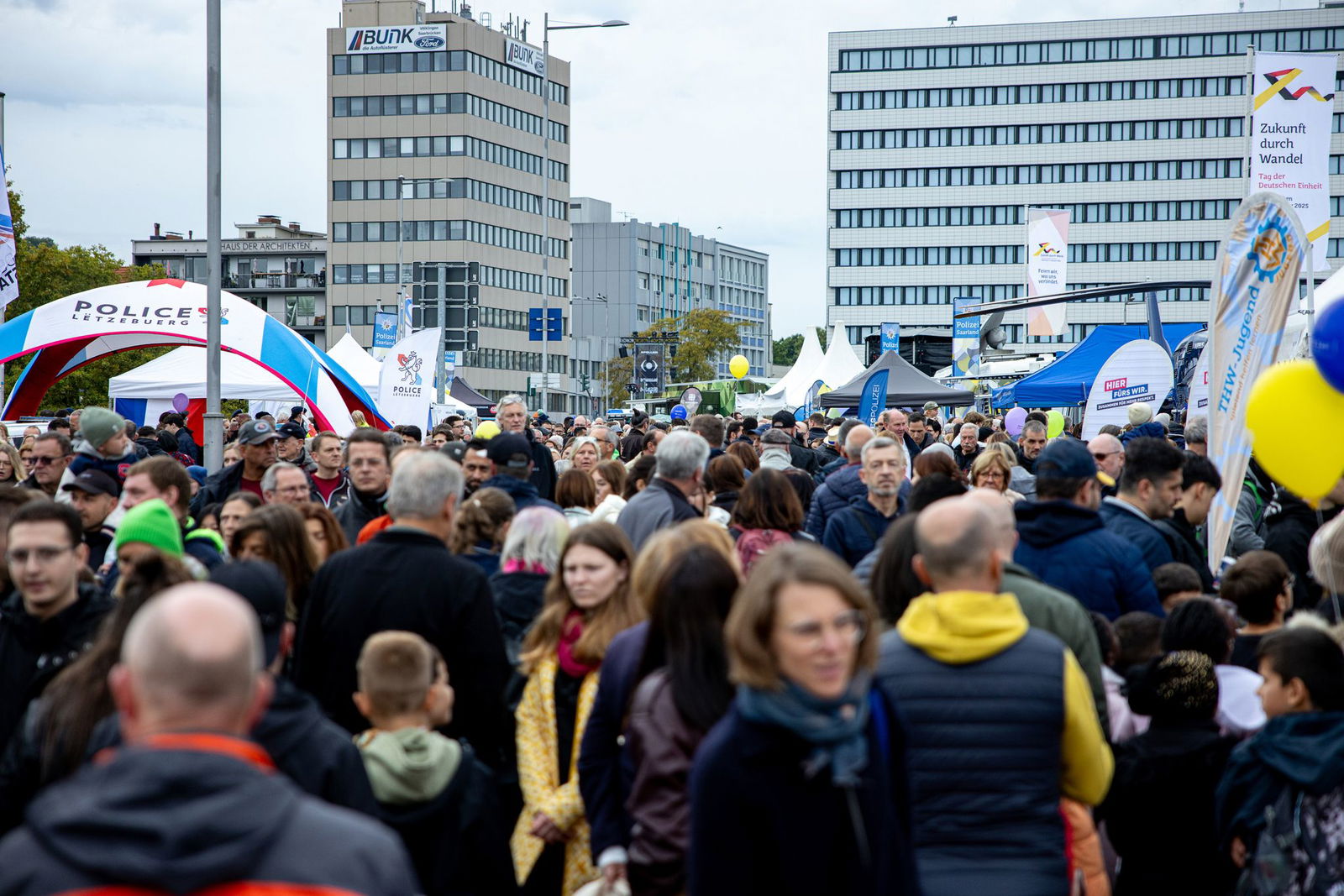 Rund 400.000 Menschen feierten in Saarbrücken friedlich den Tag der Deutschen Einheit. 