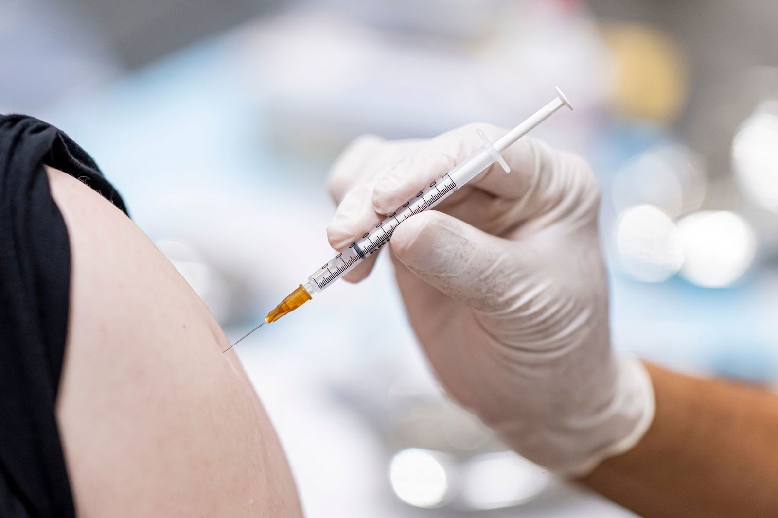 Gesundheitsminister Manne Lucha (Grüne) warnt davor, sich angesichts der Zahlen in falscher Sicherheit zu wiegen.(Symbolbild)