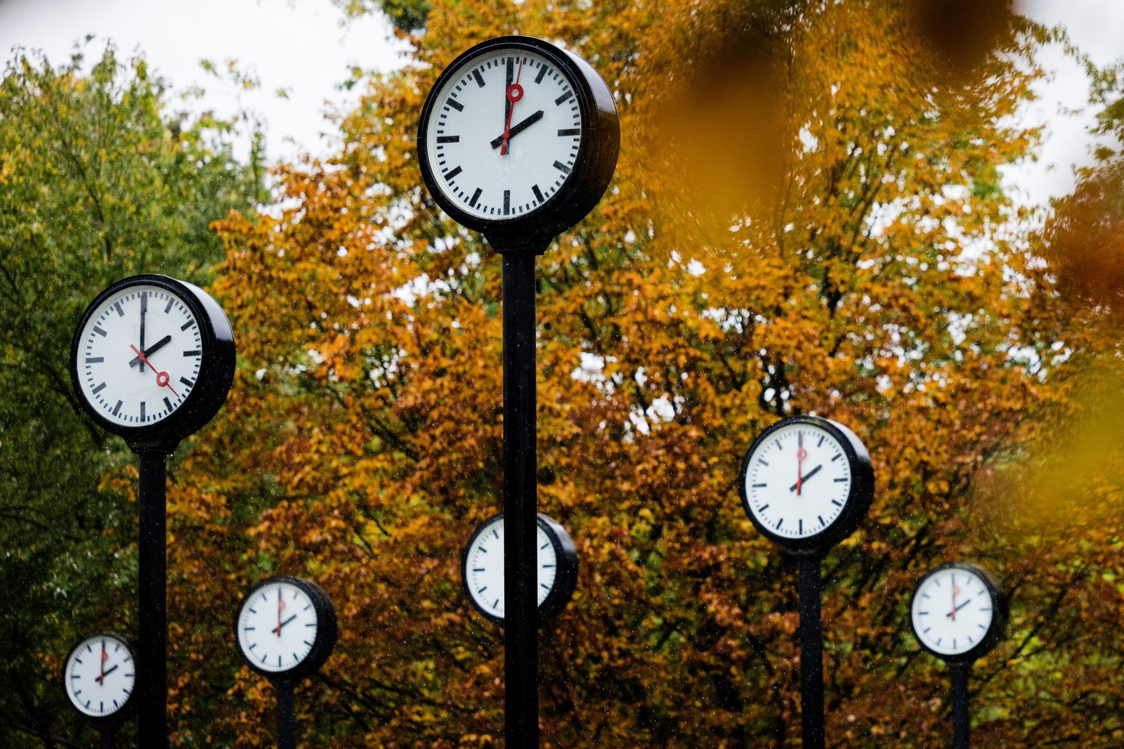 In der Nacht von Samstag auf Sonntag endet die Sommerzeit. Um 3.00 Uhr werden die Uhren auf 2.00 Uhr zurückgestellt. (Symbolbild)