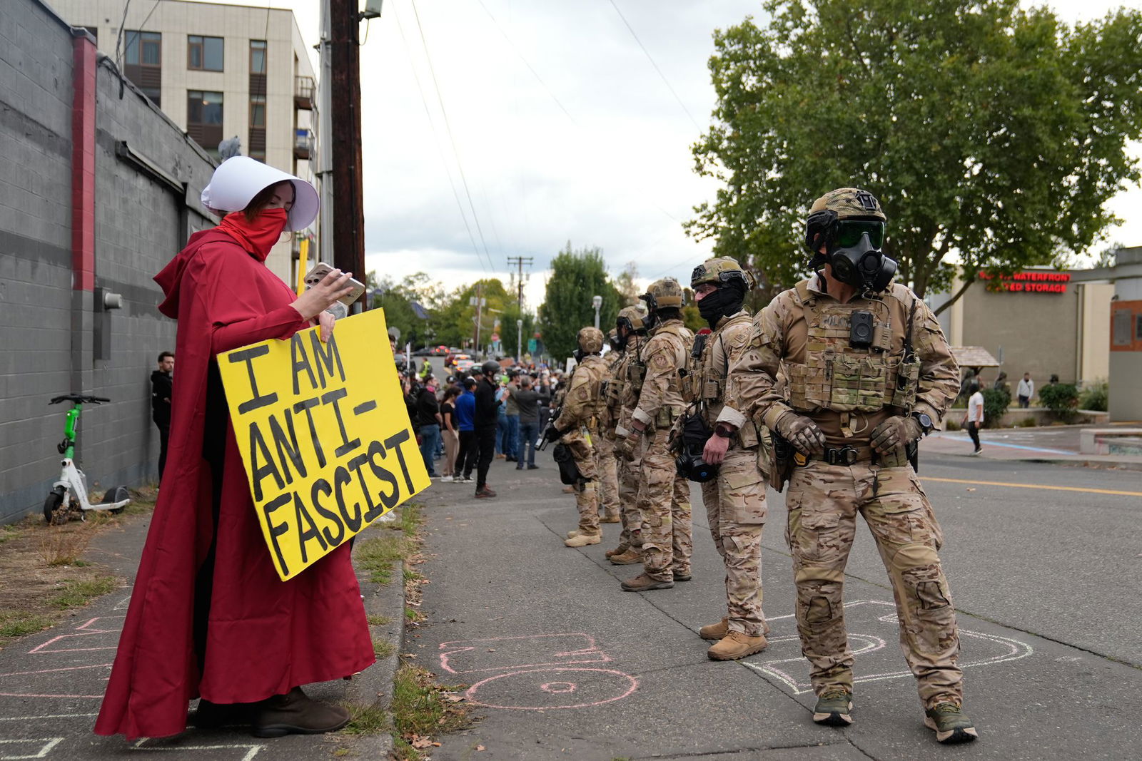 Gegen den Einsatz von Bundesbeamten in Chicago gibt es erhebliche Proteste.