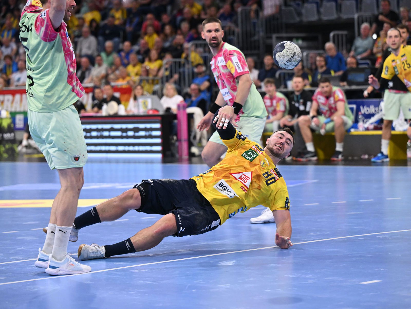 Jannik Kohlbacher bleibt bis 2029 bei den Rhein-Neckar Löwen. (Archivbild)