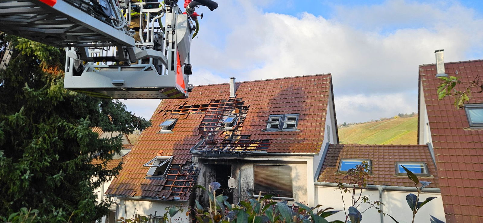 Die Feurwehr hat einen Brand in Stuttgart-Hedelfingen gelöscht.